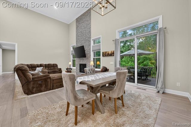 20202 Beacon Way, Northville, MI 48167