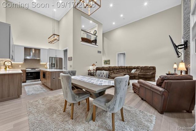 20202 Beacon Way, Northville, MI 48167
