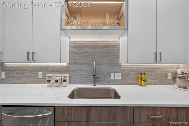 20202 Beacon Way, Northville, MI 48167