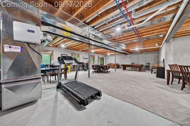20202 Beacon Way, Northville, MI 48167