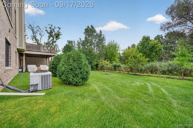 20202 Beacon Way, Northville, MI 48167