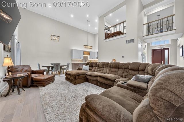 20202 Beacon Way, Northville, MI 48167