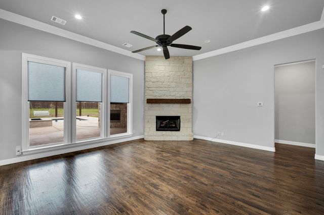 1211 Bosque Lane, Midlothian, TX 76065