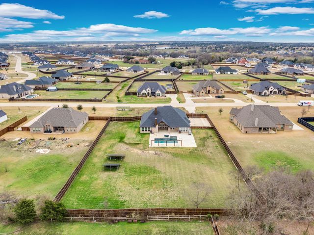 1211 Bosque Lane, Midlothian, TX 76065