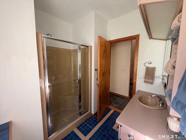 86 Washburn Road, Canton, CT 06019