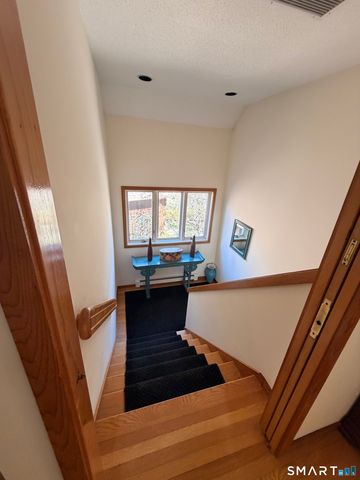 86 Washburn Road, Canton, CT 06019