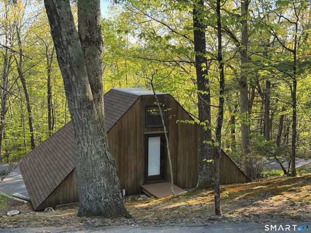 86 Washburn Road, Canton, CT 06019