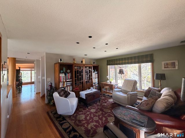 86 Washburn Road, Canton, CT 06019