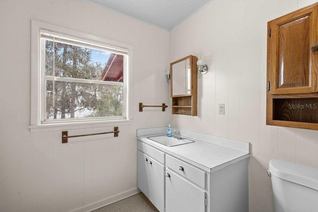 17466 LAKE IOLA ROAD, Dade City, FL 33523