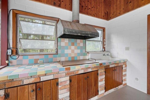 17466 LAKE IOLA ROAD, Dade City, FL 33523