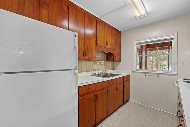 17466 LAKE IOLA ROAD, Dade City, FL 33523