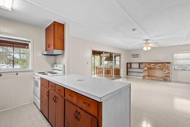 17466 LAKE IOLA ROAD, Dade City, FL 33523