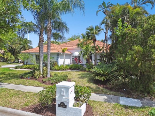 441 VILLAGE DRIVE, Tarpon Springs, FL 34689
