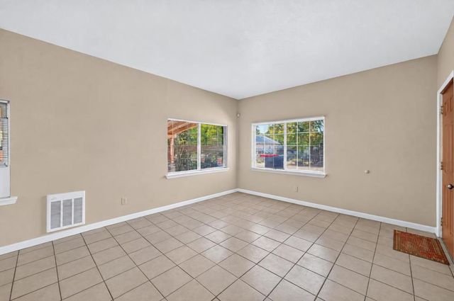 2940 36th Ave, Sacramento, CA 95824