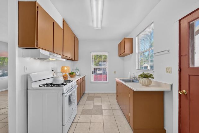 2940 36th Ave, Sacramento, CA 95824