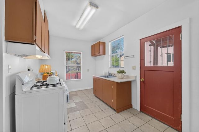 2940 36th Ave, Sacramento, CA 95824