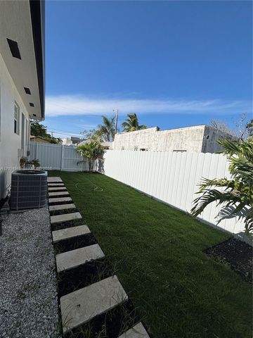 3606 SW 17th St 1, Miami, FL 33145