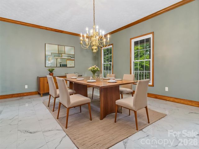 287 Shady Creek Lane, Hendersonville, NC 28739