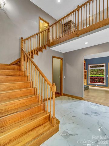 287 Shady Creek Lane, Hendersonville, NC 28739