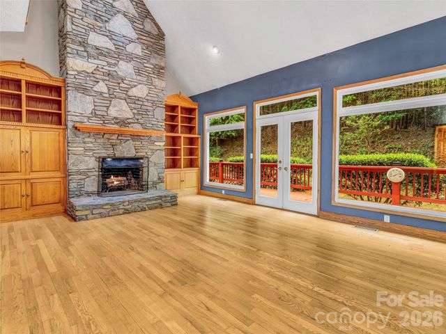 287 Shady Creek Lane, Hendersonville, NC 28739