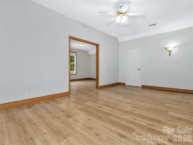 287 Shady Creek Lane, Hendersonville, NC 28739