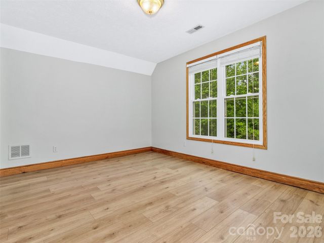 287 Shady Creek Lane, Hendersonville, NC 28739