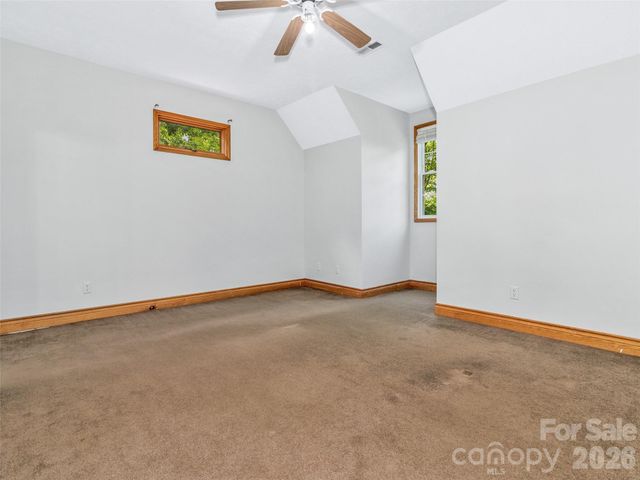 287 Shady Creek Lane, Hendersonville, NC 28739