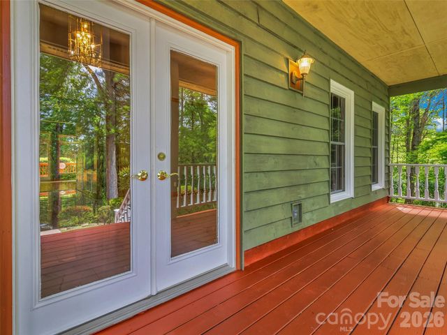 287 Shady Creek Lane, Hendersonville, NC 28739