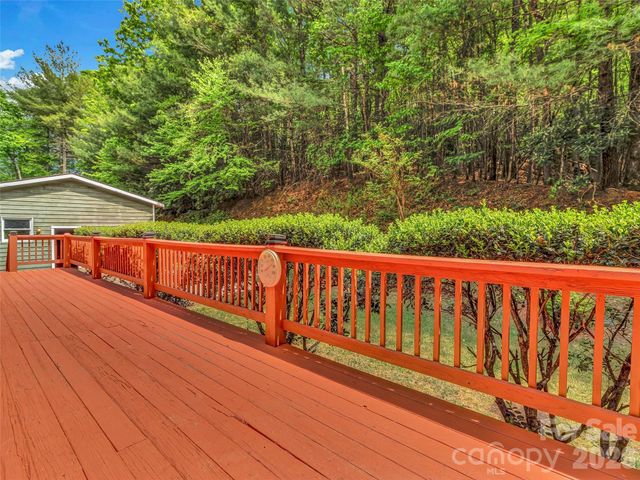 287 Shady Creek Lane, Hendersonville, NC 28739