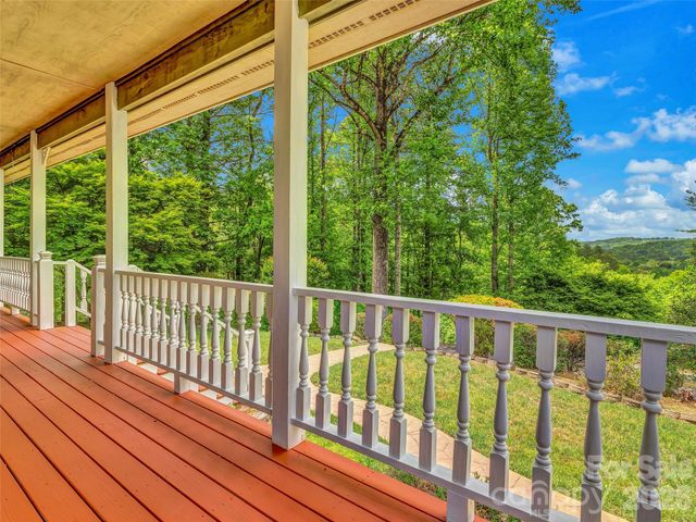 287 Shady Creek Lane, Hendersonville, NC 28739