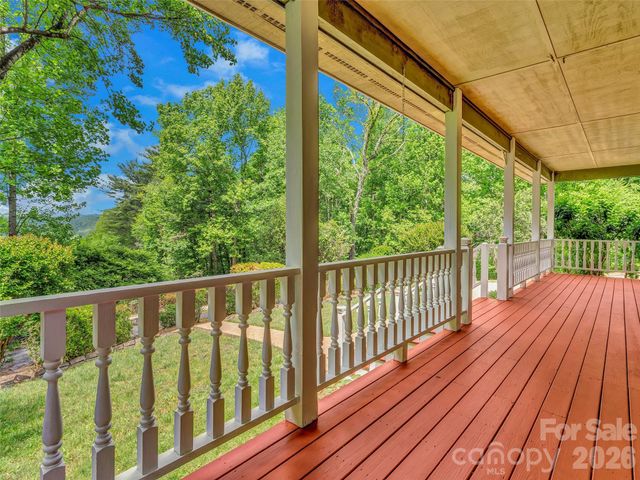 287 Shady Creek Lane, Hendersonville, NC 28739