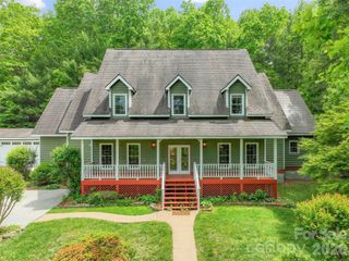 287 Shady Creek Lane, Hendersonville, NC 28739