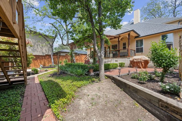 8525 Briarwood Lane, Dallas, TX 75209