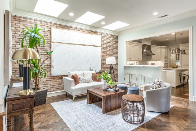 7979 Caruth Court, Dallas, TX 75225