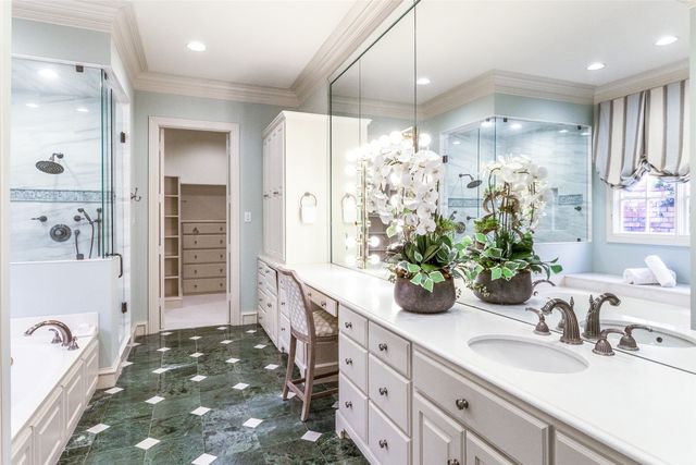 7979 Caruth Court, Dallas, TX 75225