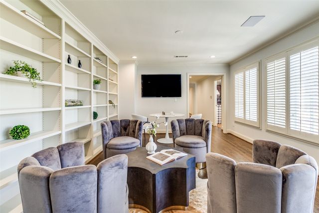 7979 Caruth Court, Dallas, TX 75225