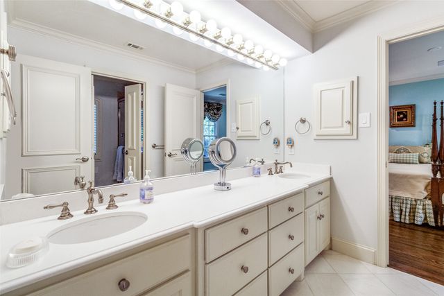 7979 Caruth Court, Dallas, TX 75225