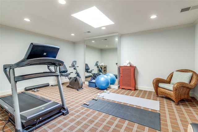 7979 Caruth Court, Dallas, TX 75225