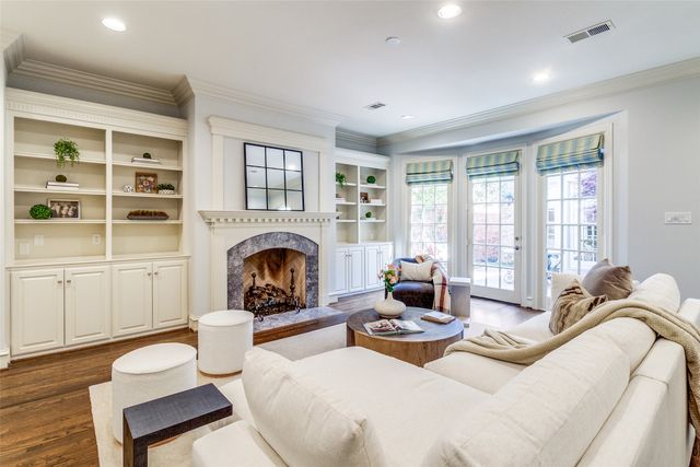 7979 Caruth Court, Dallas, TX 75225