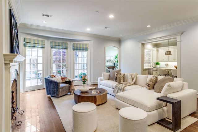 7979 Caruth Court, Dallas, TX 75225