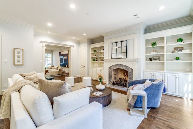 7979 Caruth Court, Dallas, TX 75225