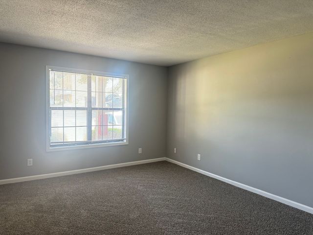 540 Hietts Ln Apt 8, Clarksville, TN 37043