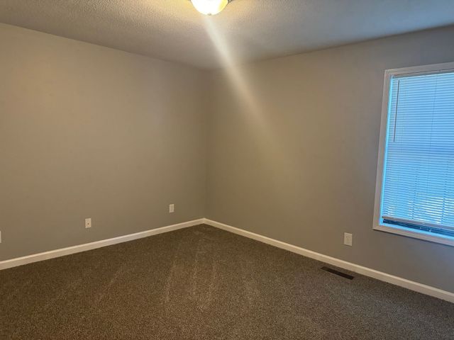 540 Hietts Ln Apt 8, Clarksville, TN 37043
