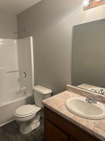 540 Hietts Ln Apt 8, Clarksville, TN 37043