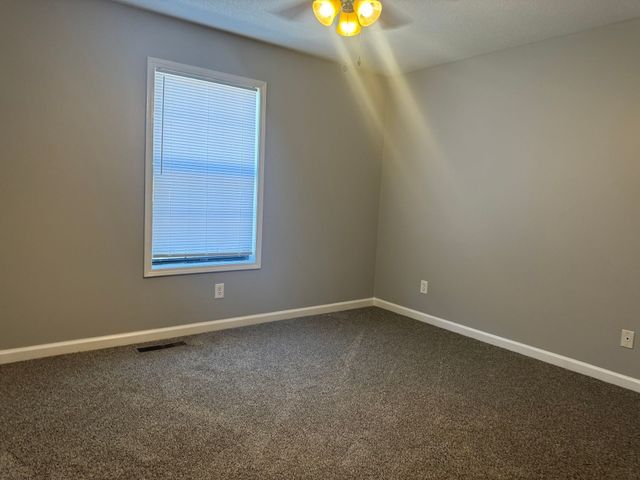 540 Hietts Ln Apt 8, Clarksville, TN 37043