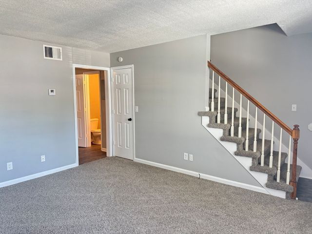 540 Hietts Ln Apt 8, Clarksville, TN 37043