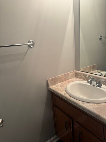 540 Hietts Ln Apt 8, Clarksville, TN 37043