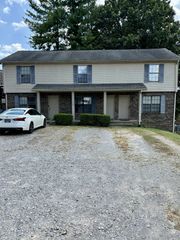 540 Hietts Ln Apt 8, Clarksville, TN 37043