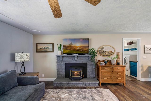 21 N Pit Lane, Nampa, ID 83687