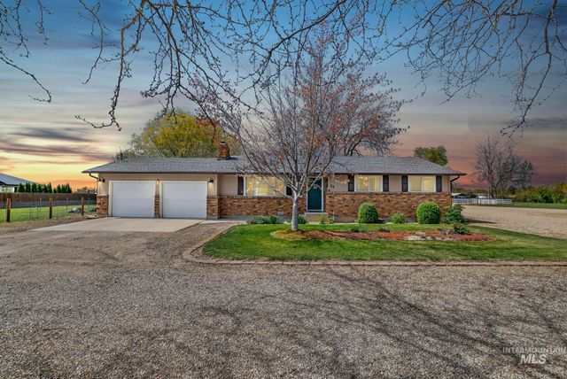 21 N Pit Lane, Nampa, ID 83687
